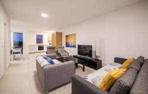 Smart TV - Nice home in Privlaka (Privlaka)