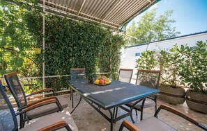 Outdoor dining - Stunning apartment in Turanj with WiFi (Turanj)