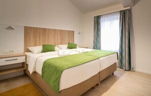 Iron/ironing board, travel crib, free WiFi
