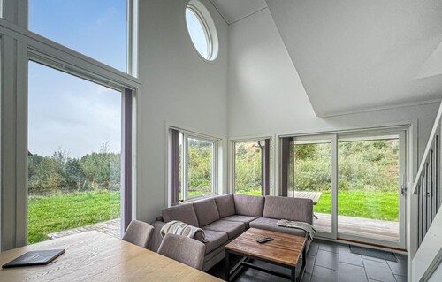 Gorgeous home in Svenevig with WiFi