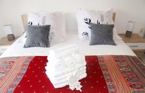 1 bedroom, travel cot, free WiFi - Amazing apartment in Hvar with house sea view (Hvar)