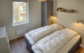 Travel cot, free WiFi - Amazing apartment in Ringkøbing with WiFi (Ringkøbing)