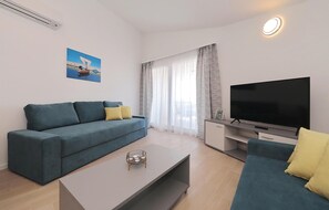 Smart TV - Stunning home in Privlaka (Privlaka)