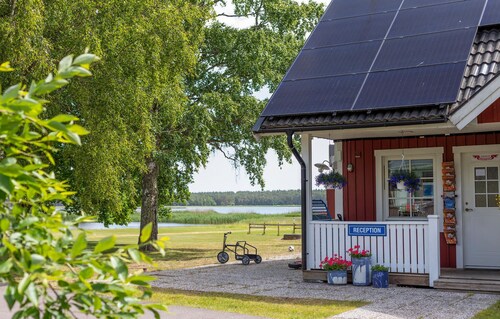 Stunning home in Byxelkrok with WiFi