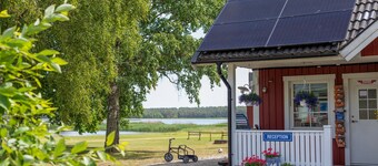 Stunning home in Byxelkrok with WiFi