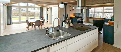 Kühlschrank, Herdplatte, Geschirrspüler