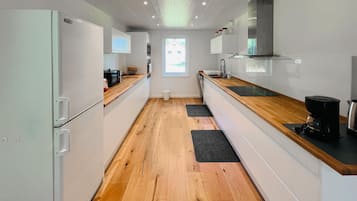 Geladeira, fogão, cooktop, lava-louças