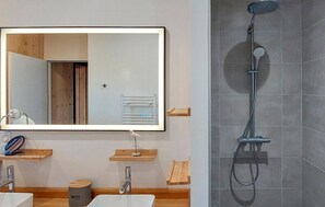 Shower, hair dryer - Belle maison avec piscine (Vendays-Montalivet)
