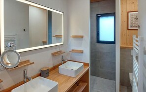 Shower, hair dryer - Belle maison avec piscine (Vendays-Montalivet)