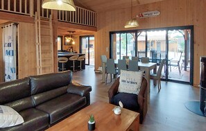 TV, fireplace - Belle maison avec piscine (Vendays-Montalivet)