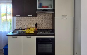 Fridge, oven, stovetop, coffee/tea maker - Awesome apartment in Rab with WiFi (Rab)