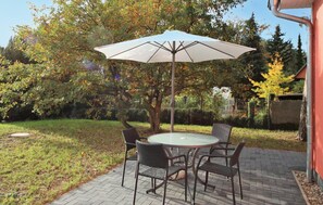 Outdoor dining - Cozy apartment in Röbel with sauna (Röbel)