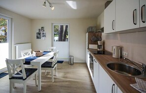 Fridge, microwave, stovetop, dishwasher - Cozy apartment in Röbel with sauna (Röbel)