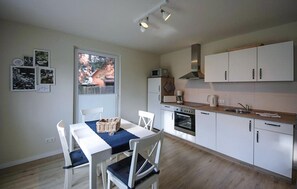 Dining - Cozy apartment in Röbel with sauna (Röbel)