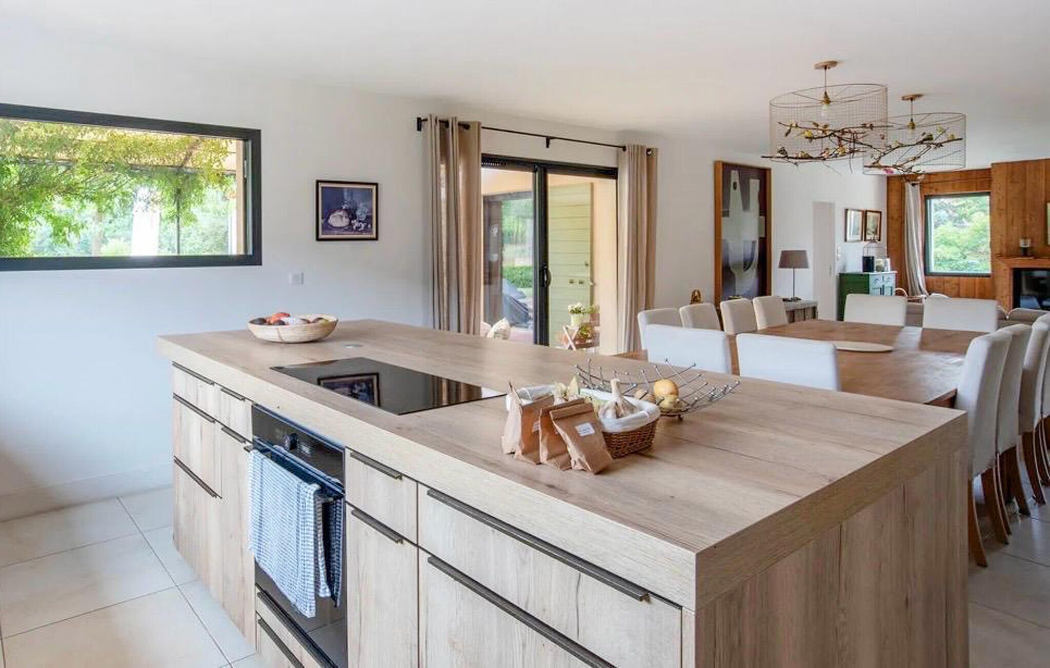 Réfrigérateur, four, plaque de cuisson, lave-vaisselle