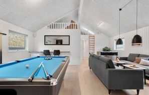 غرفة الألعاب