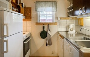 Réfrigérateur, plaque de cuisson, cafetière/bouilloire