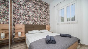 Unclassified image, 5 of 15, button - Nice apartment in Podstrana with WiFi (Podstrana)