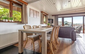 Dining - 4 bedroom cozy home in Erm (Erm)