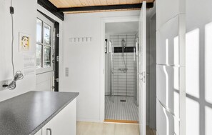 Shower - Stunning home in Væggerløse with WiFi (Væggerløse)