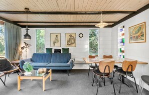 Dining - Stunning home in Væggerløse with WiFi (Væggerløse)
