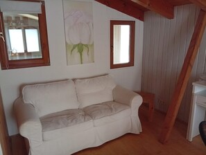 TV - Apartment 'Casa Sabine' with Mountain Views and Wi-Fi (Freiburg)