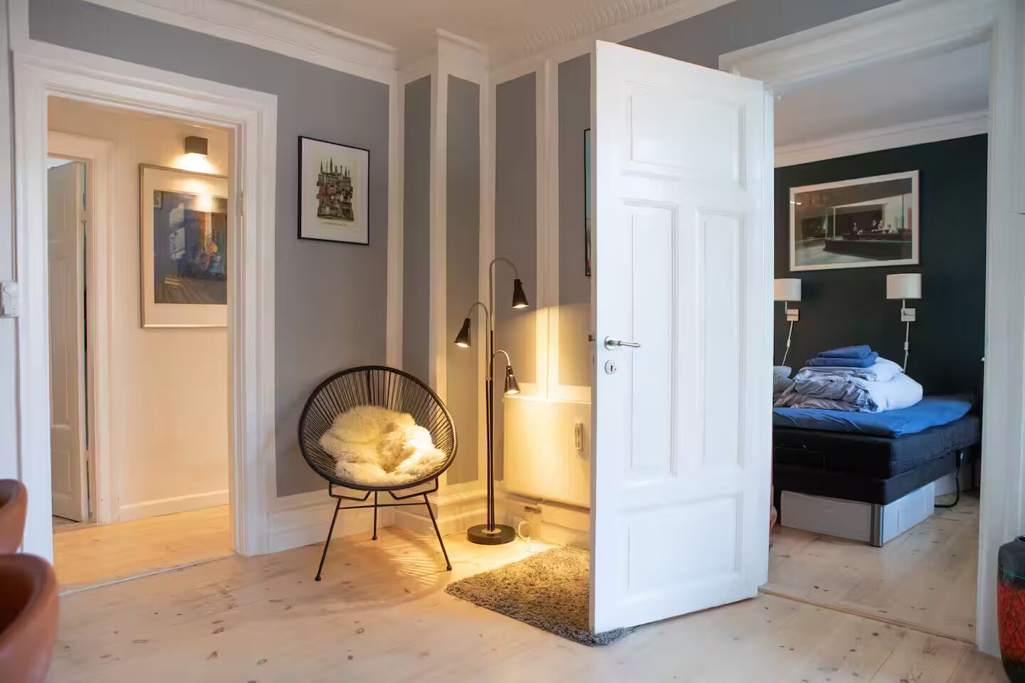 Iron/ironing board, WiFi, bed sheets