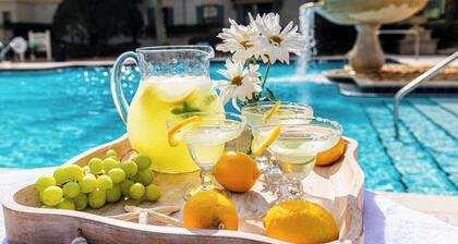 Studio with walk-in shower and washer-dryer