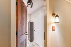 Interior - Studio with walk-in shower and washer-dryer (St. Augustine)