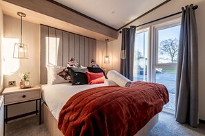 Een strijkplank/strijkijzer, gratis wifi, beddengoed