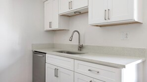 Refrigerador y comedor 