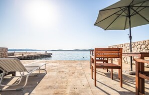 Terrace/patio - Nice home in Betina with WiFi (Betina)