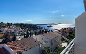 Property grounds - 1 bedroom awesome apartment in Hvar (Hvar)