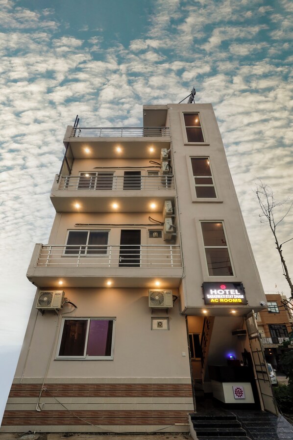 واجهة المنشأة