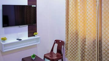 Desk, laptop workspace, free WiFi