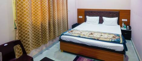 Een bureau, een laptopwerkplek, gratis wifi