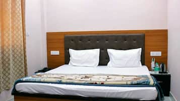 Double Room, City View | Desk, laptop workspace, free WiFi