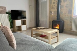 Living area - Gîte confort at Lamothe d'alès (Lavergne)