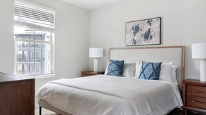2 bedrooms, desk, iron/ironing board, WiFi - Landing | Stylish 2BD, Clubhouse, Gym (Wimauma)