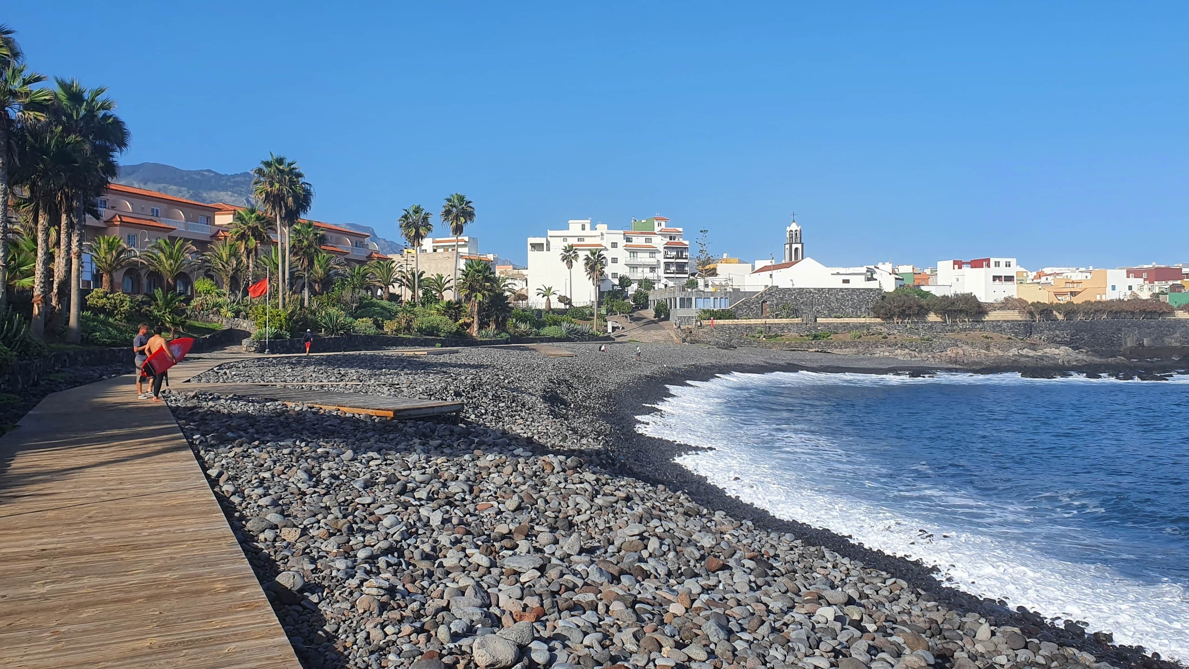 En la playa y toallas de playa 