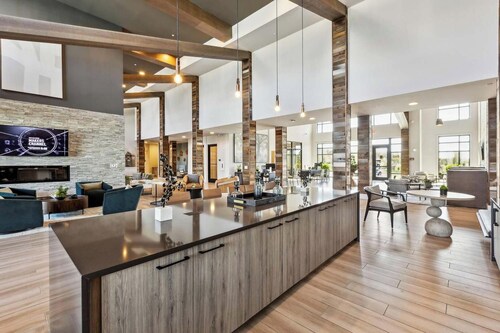 Landing | Chic 1BD, Gym, Clubhouse