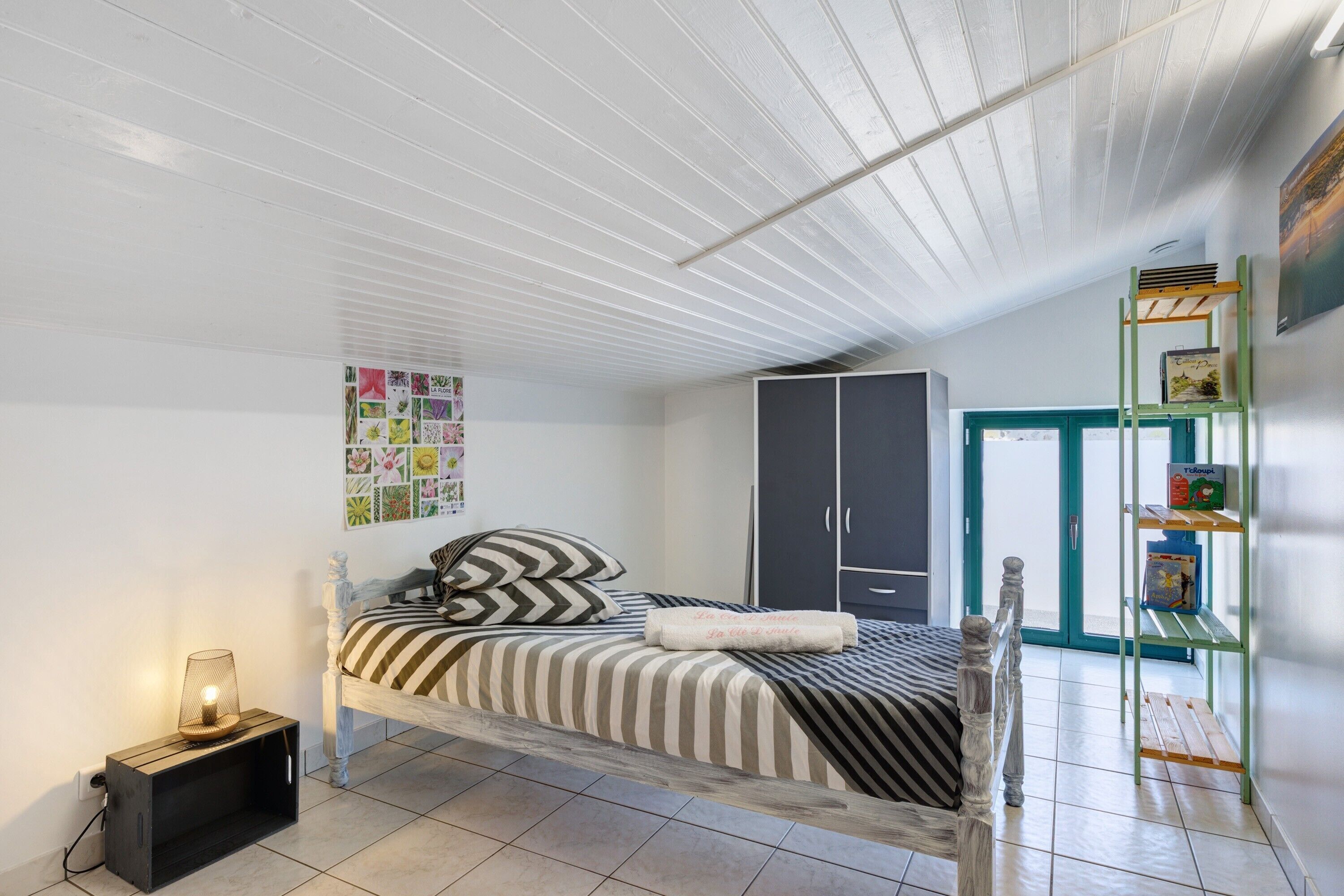 3 slaapkamers, een strijkplank/strijkijzer, wifi, beddengoed