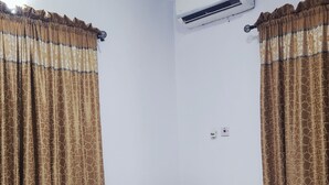 Căn hộ dành cho gia đình | Khu vực làm việc phù hợp cho laptop 