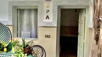 Couples treatment rooms, Turkish bath, body treatments