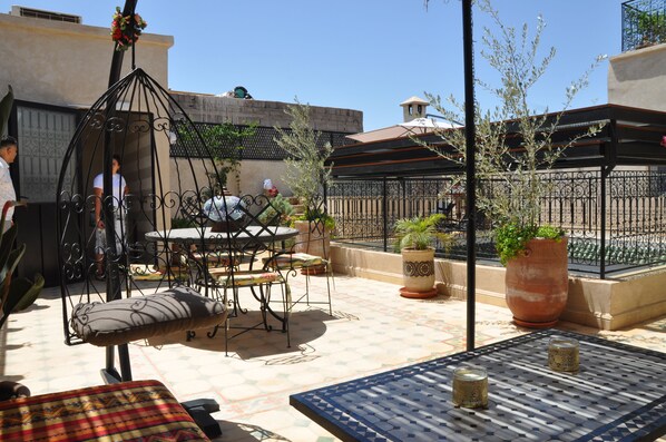 Casa família, 5 quartos, serviço de arrumação, vista para a montanha | Terraço/pátio