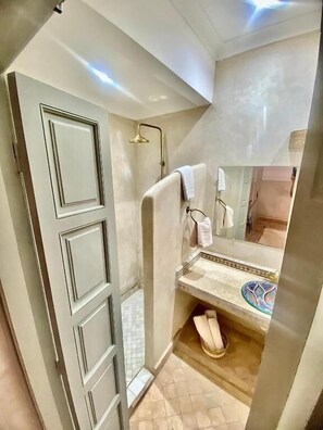 Shower, free toiletries, hair dryer, towels - riad magnolia privatiser  (Marrakech)