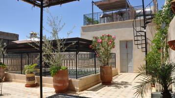 Family House, 5 Bedrooms, Housekeeping, Mountain View | Living area | Printers