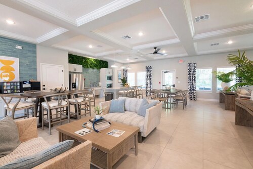 Landing | Modern 3BD, Gym, Pool