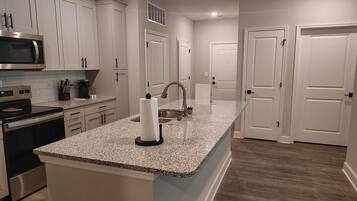 Refrigerador y comedor