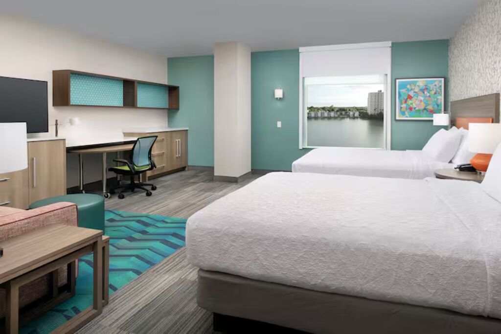 Stylish Comfort Near Miami Airport With Easy Access To Downtown Attractions - Miami, FL